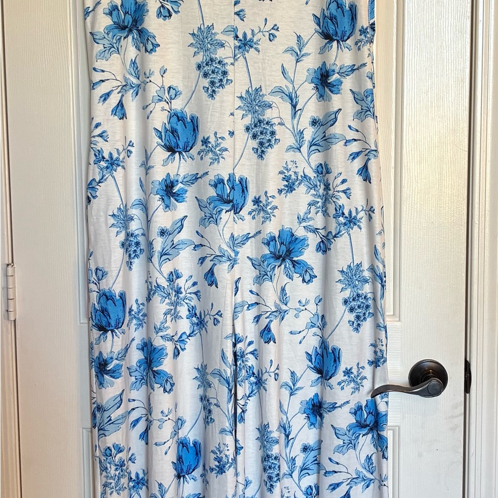 Blue Floral Button-Front Jumpsuit With Pockets - Picture 2 of 11